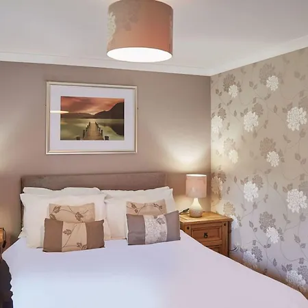 Host & - Rosedale House